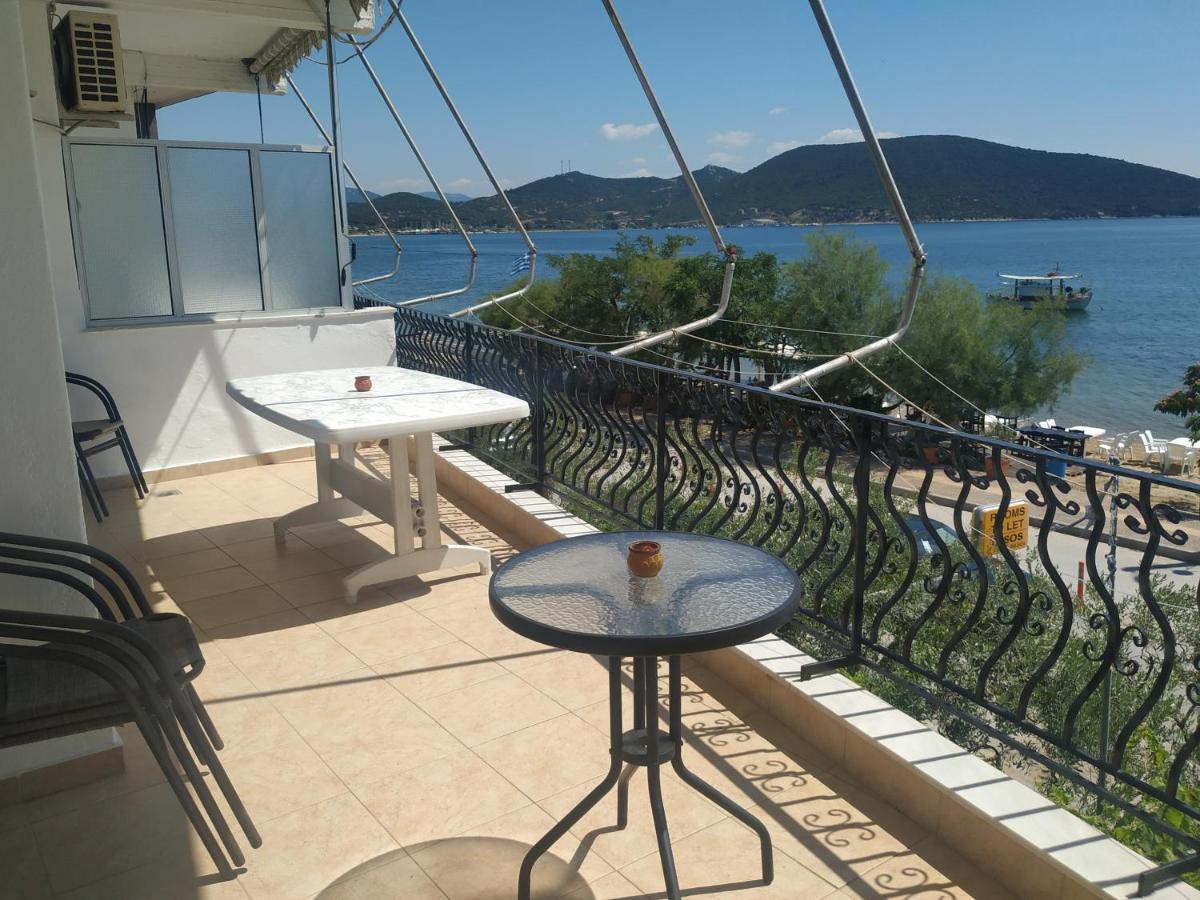 Villa Tasos Néa Péramos Bagian luar foto