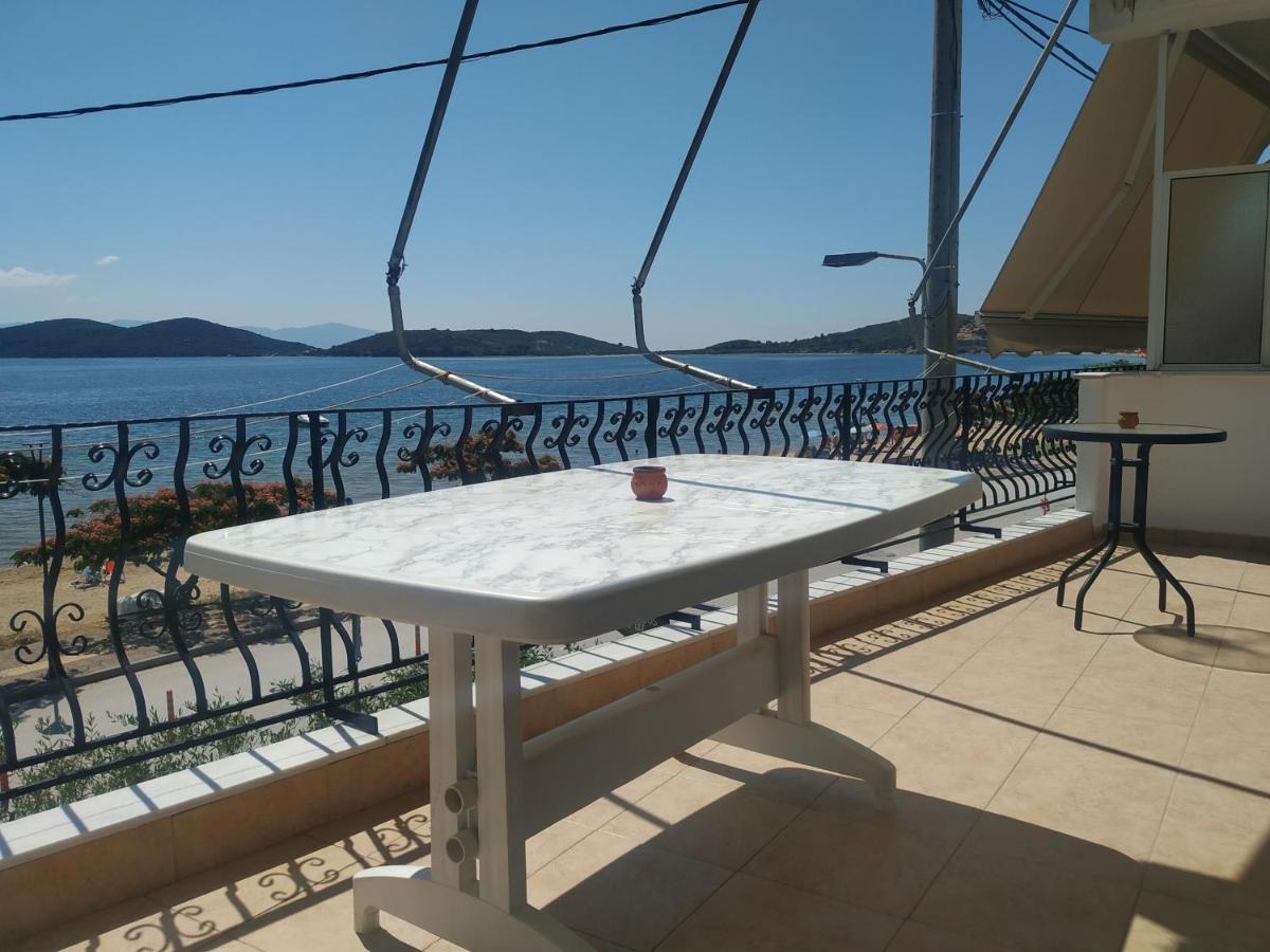 Villa Tasos Néa Péramos Bagian luar foto
